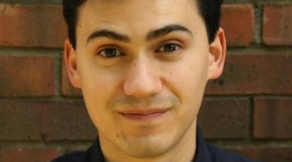 Headshot of Alejandro Naranjo Sandoval smiling